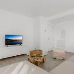 Апартаменты Beautiful Penthouse With Large Terrace
