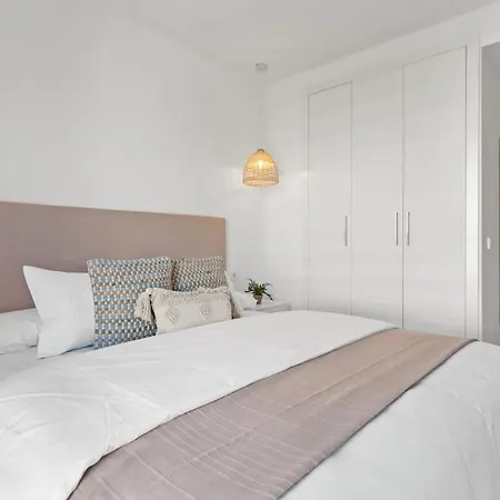 Beautiful Penthouse With Large Terrace Apartmán Estepona